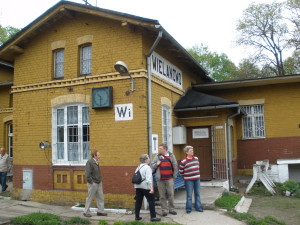 Eingang zum Bahnhof Villnow 2010